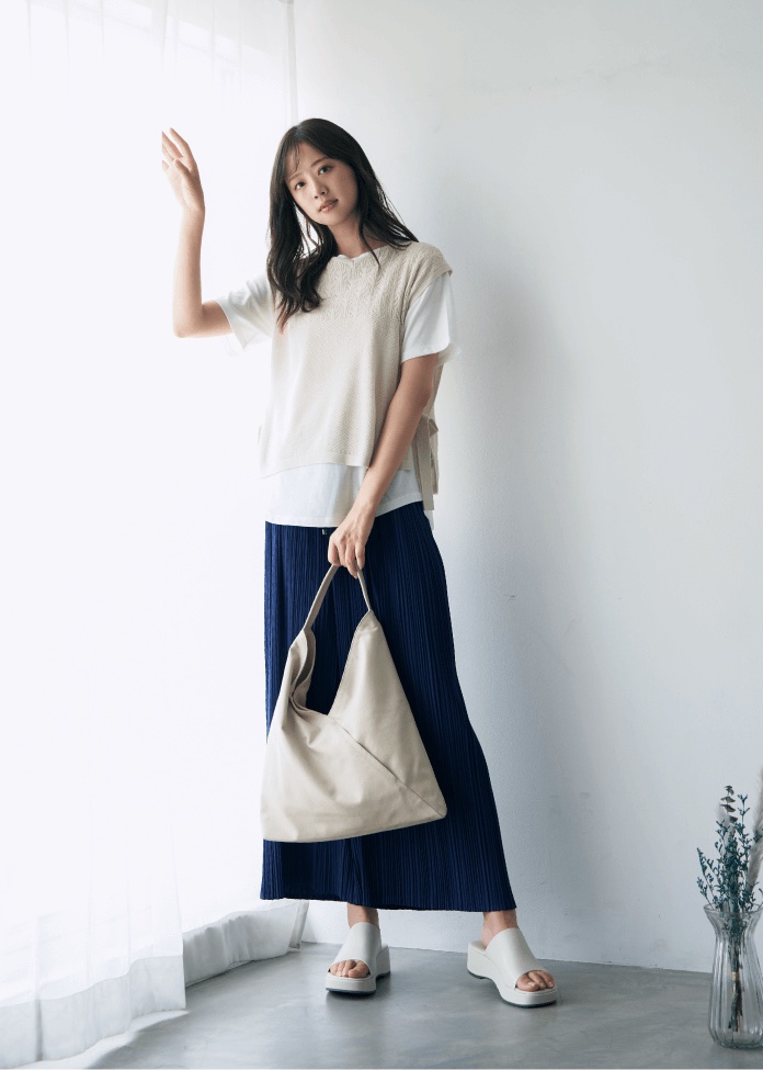 ikka STYLEBOOK 2023SUMMER LADIES styling01