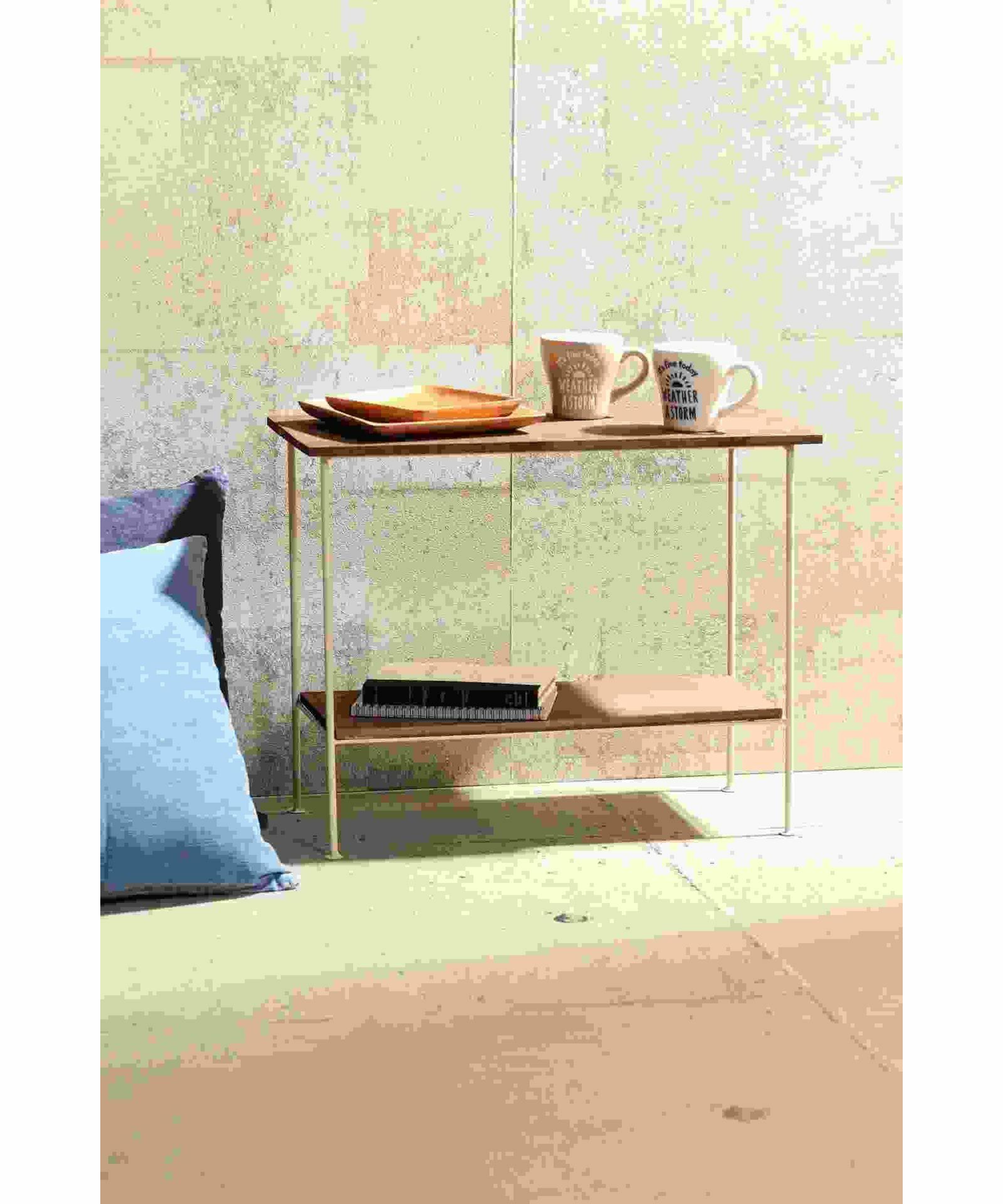 オフホワイト