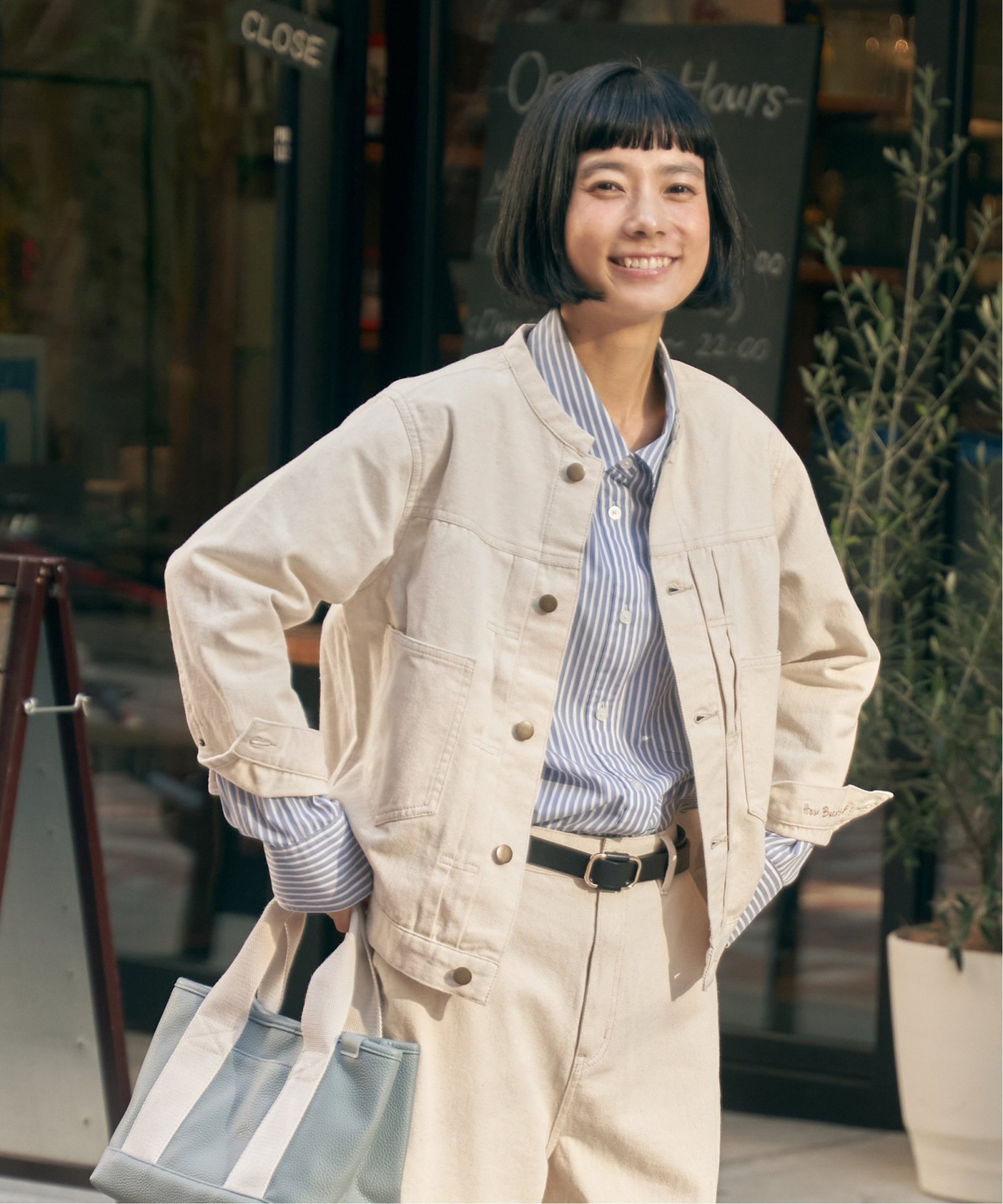 ダークグレイ