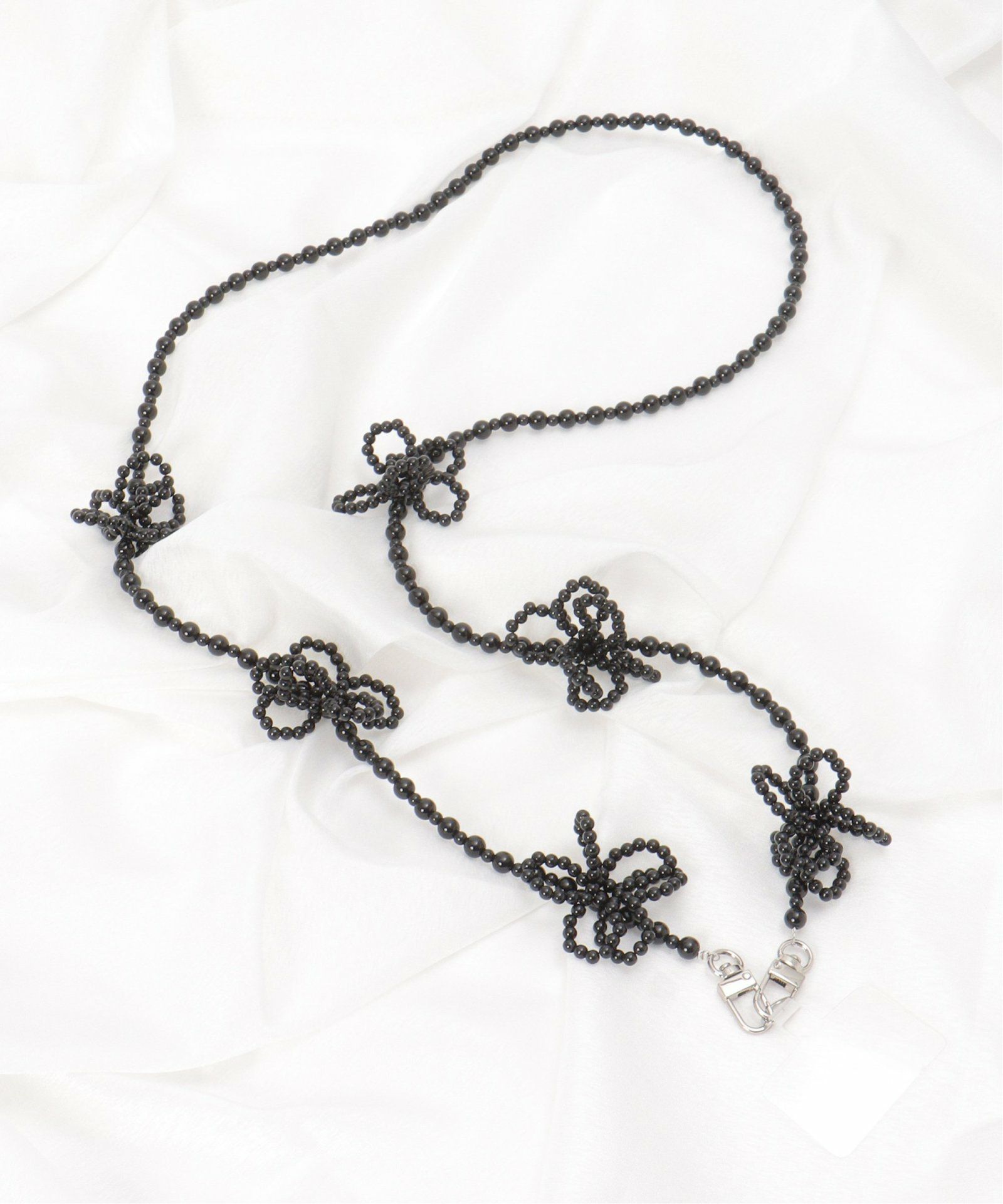 ブラック