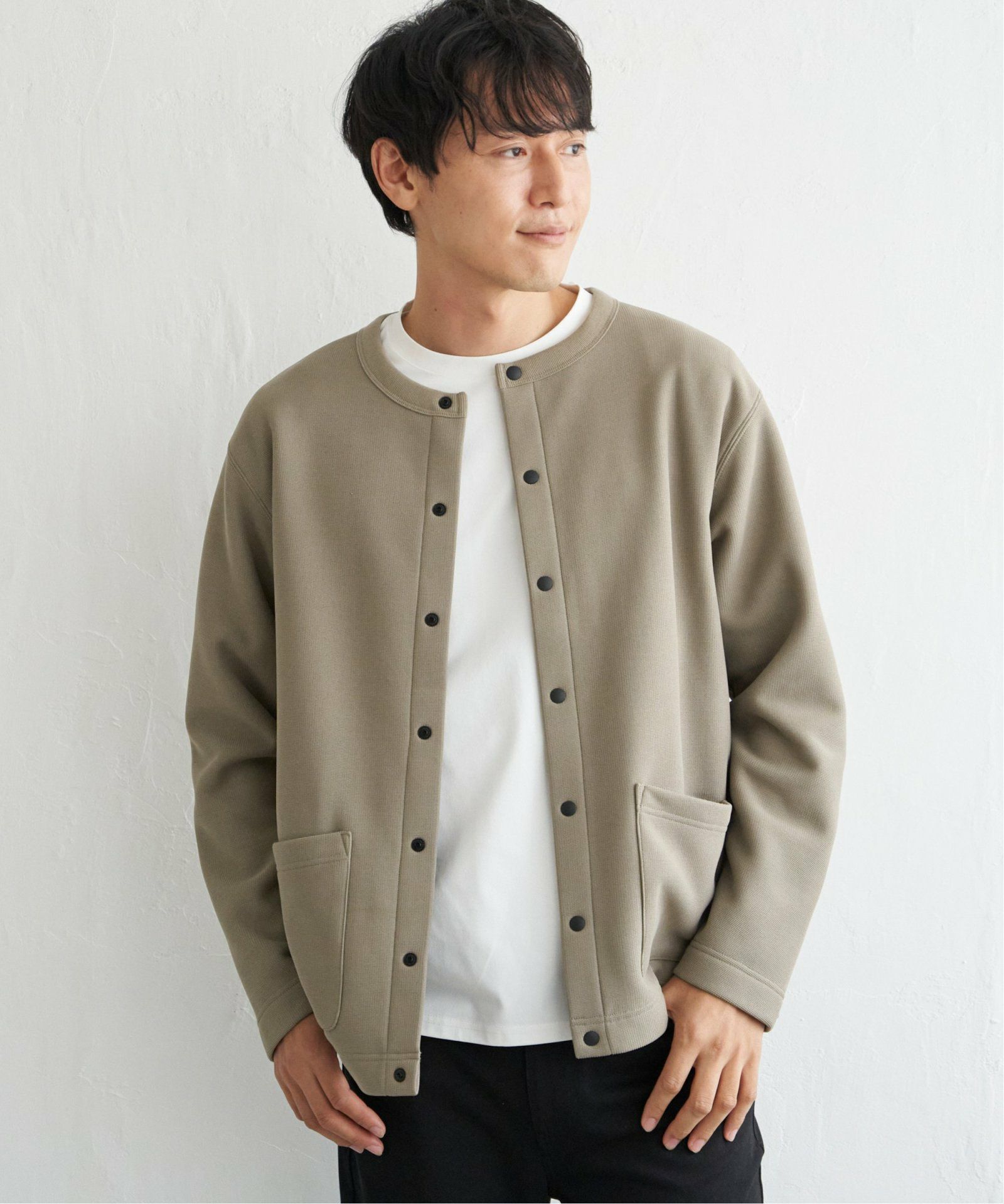 ベージュ