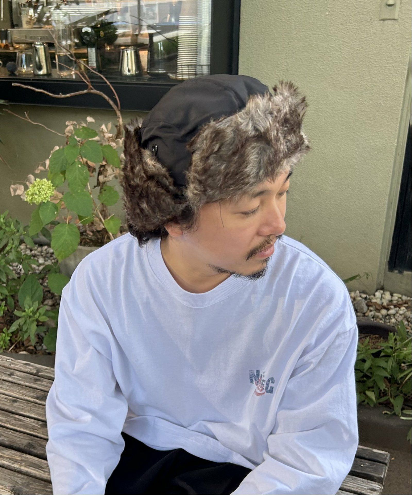 ブラック