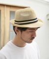 ベージュ