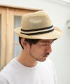 ベージュ