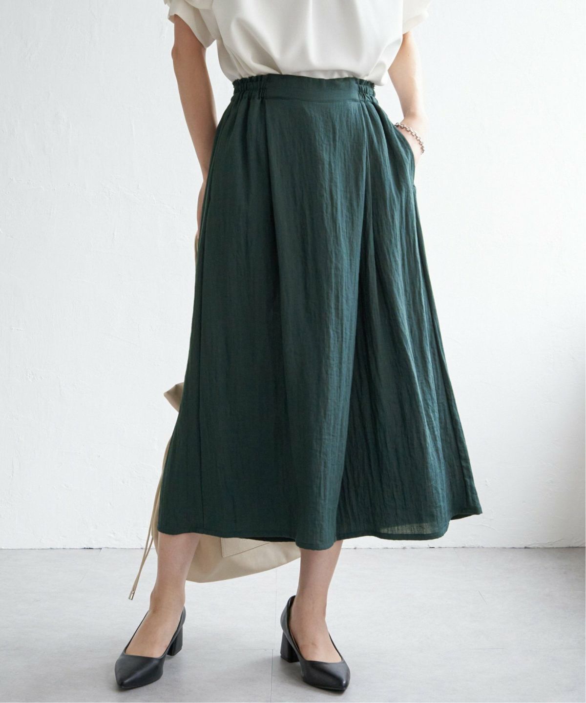 ダークグリーン