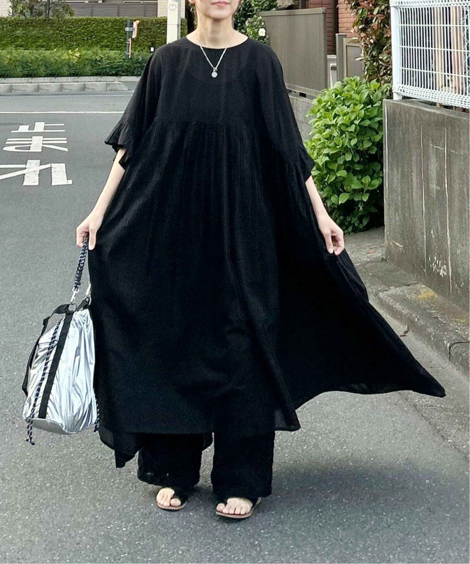 ブラック