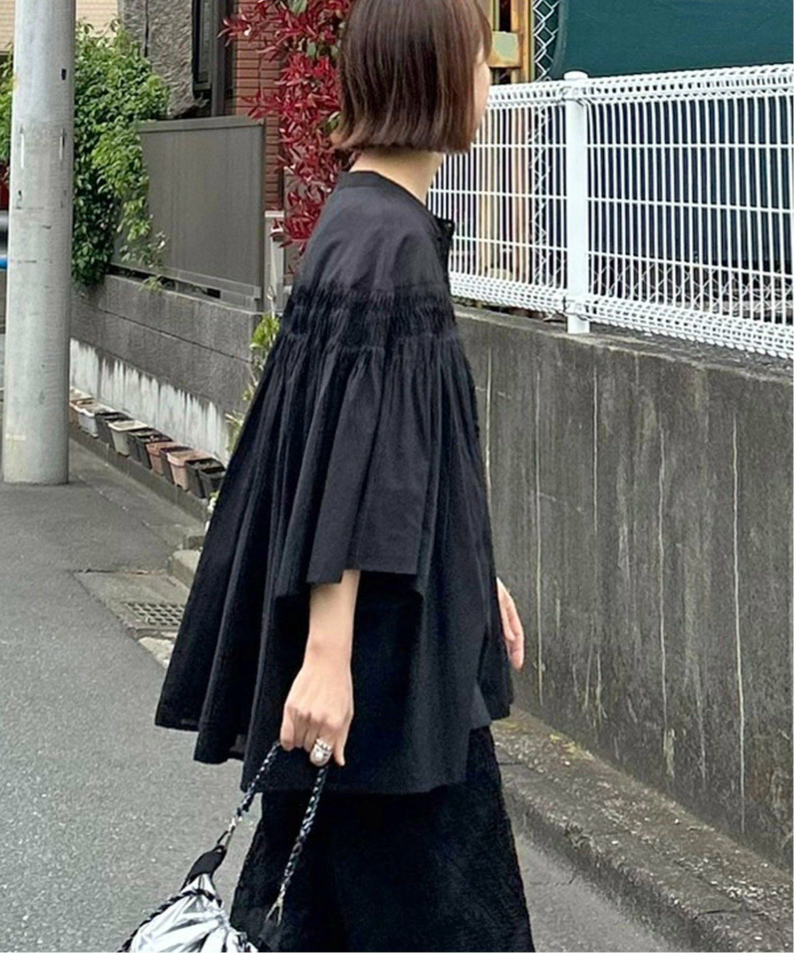 ブラック