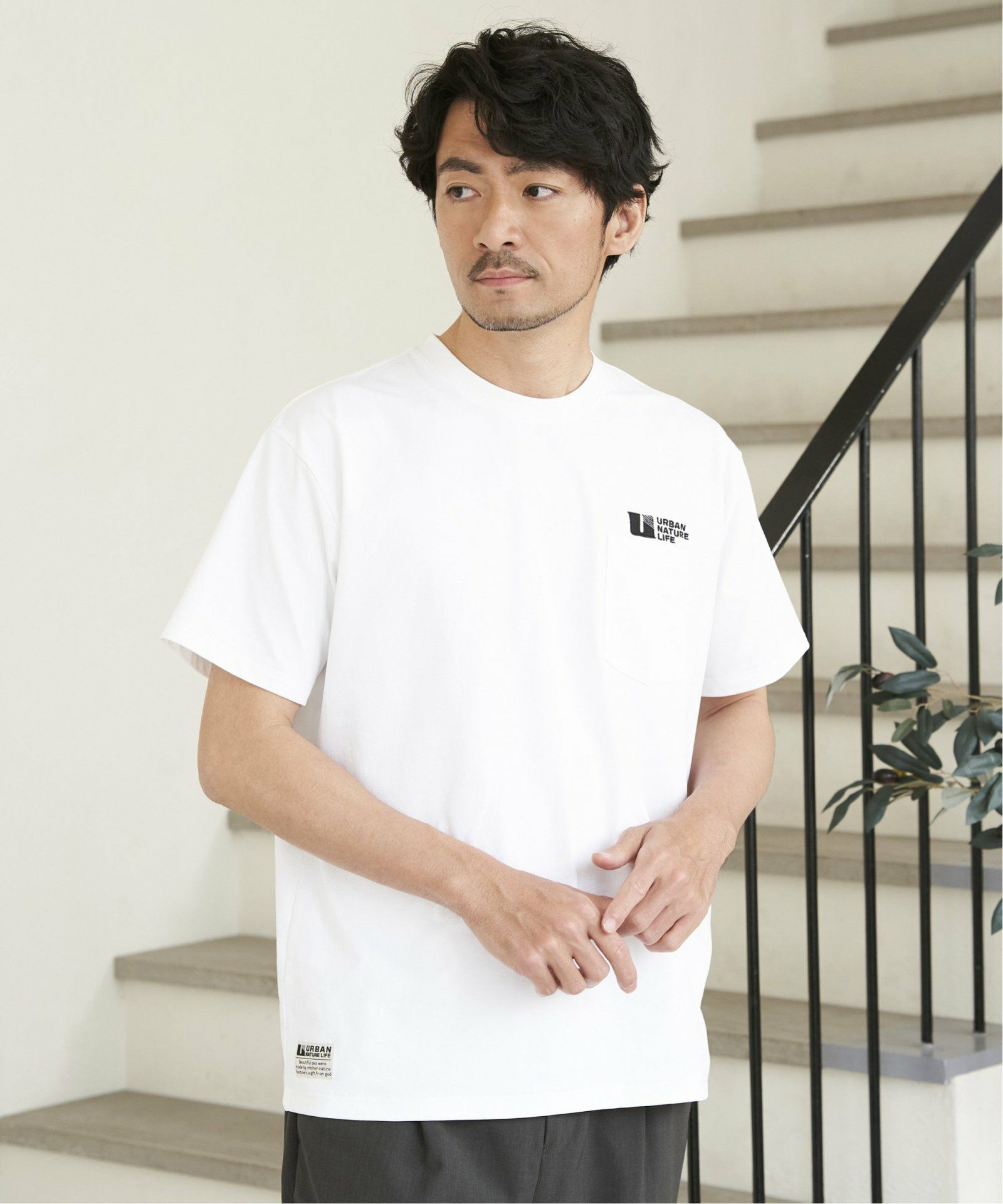 ホワイト