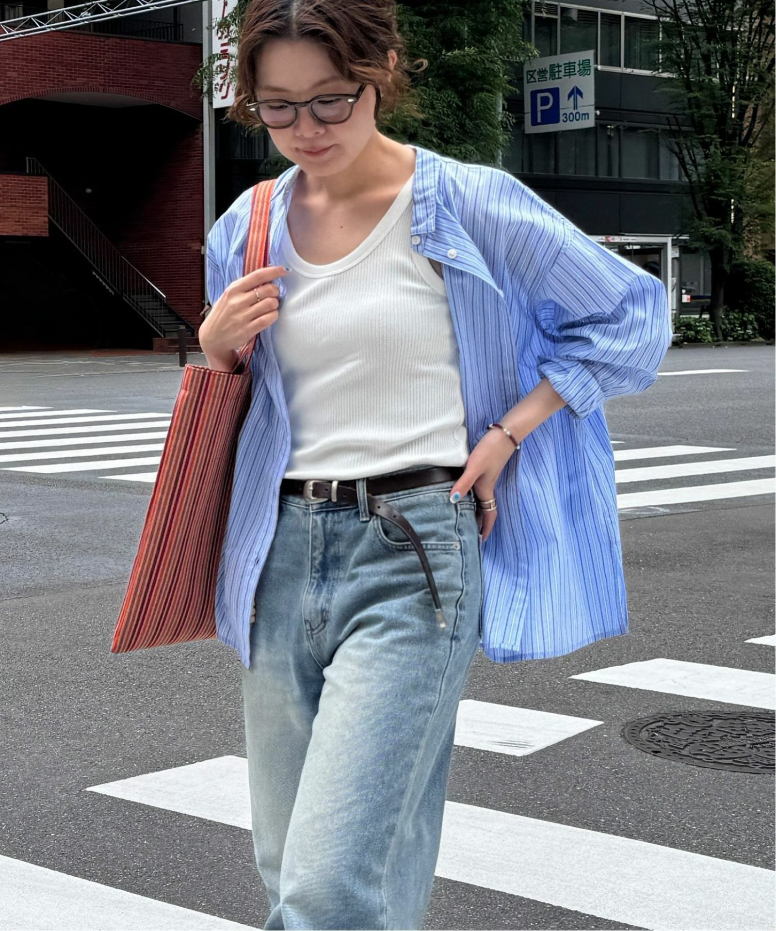 ブルー