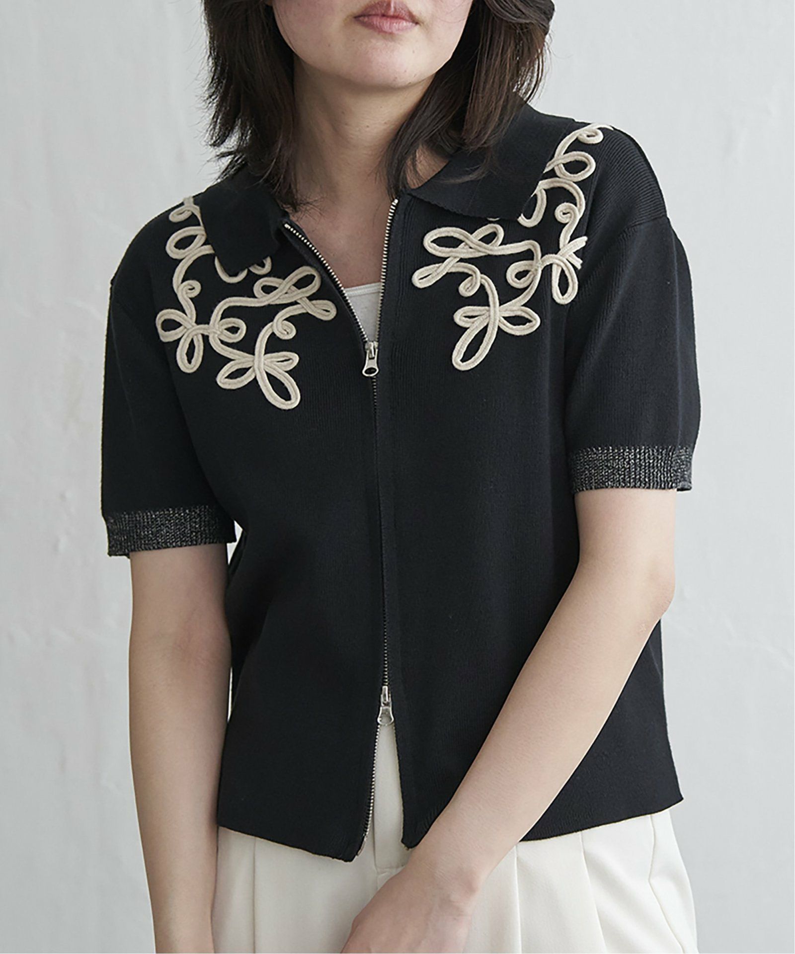 ブラック