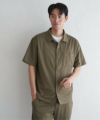ベージュ