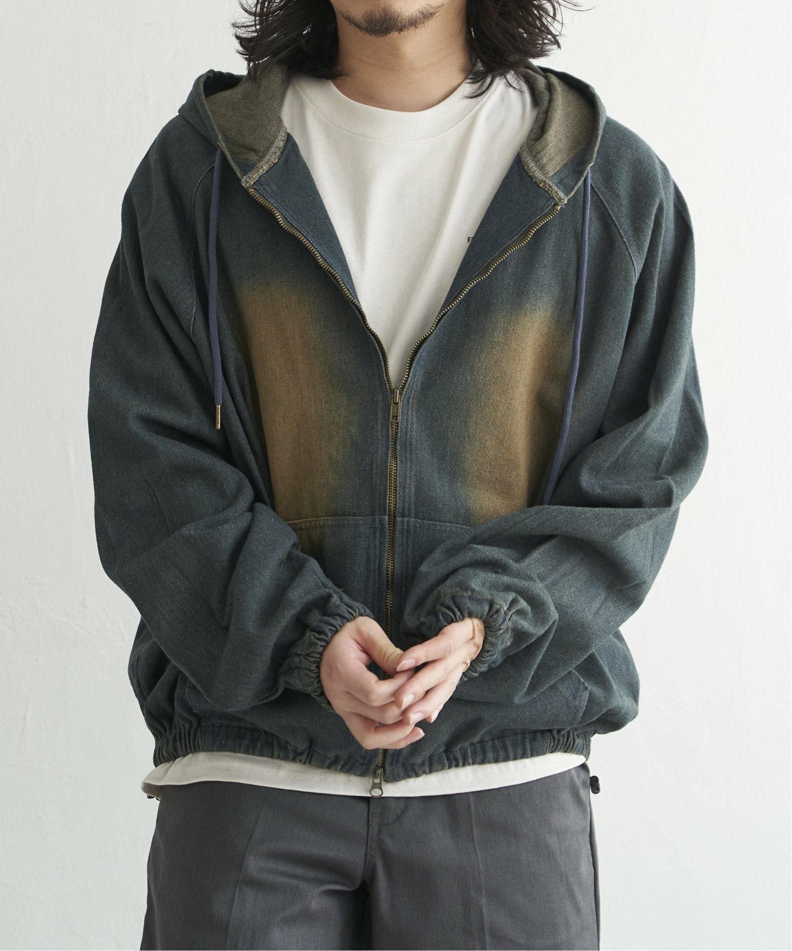 ネイビーブルー