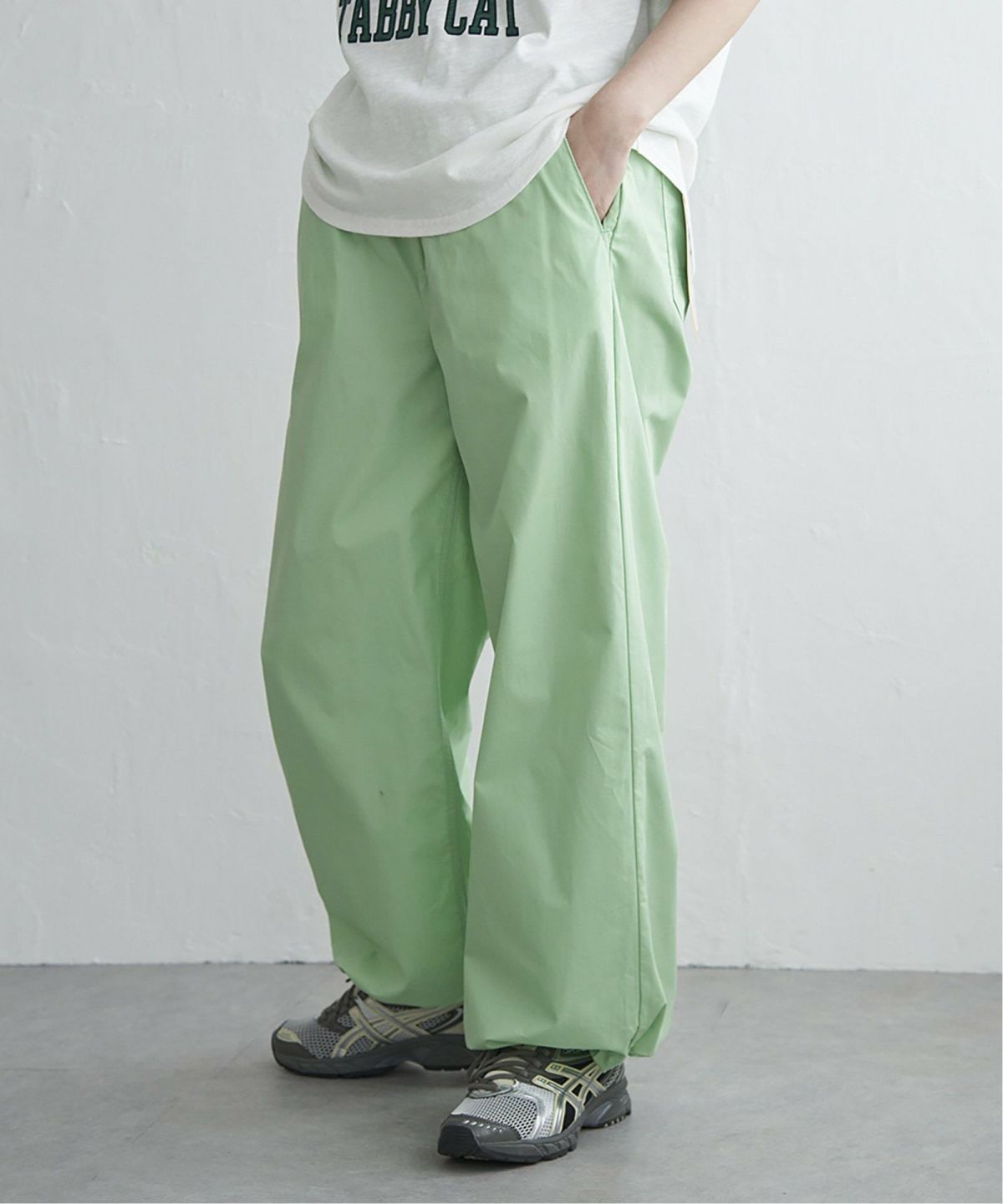 ライトグリーン