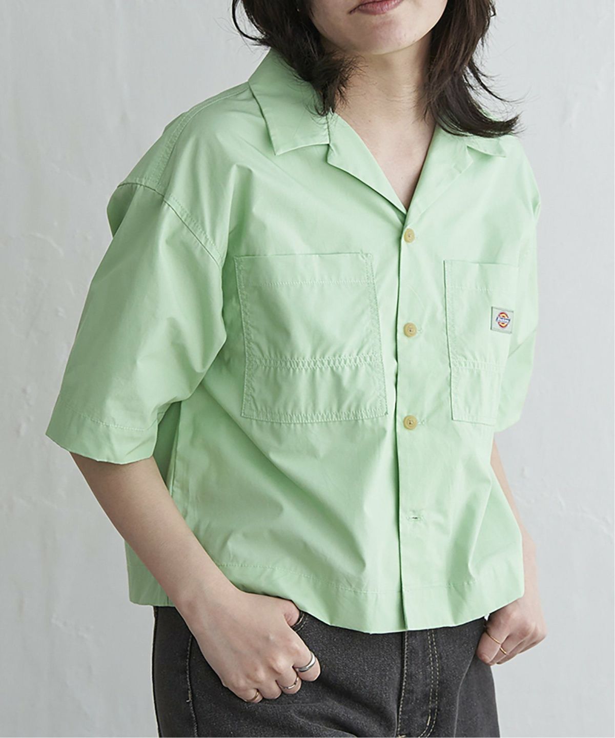 ライトグリーン