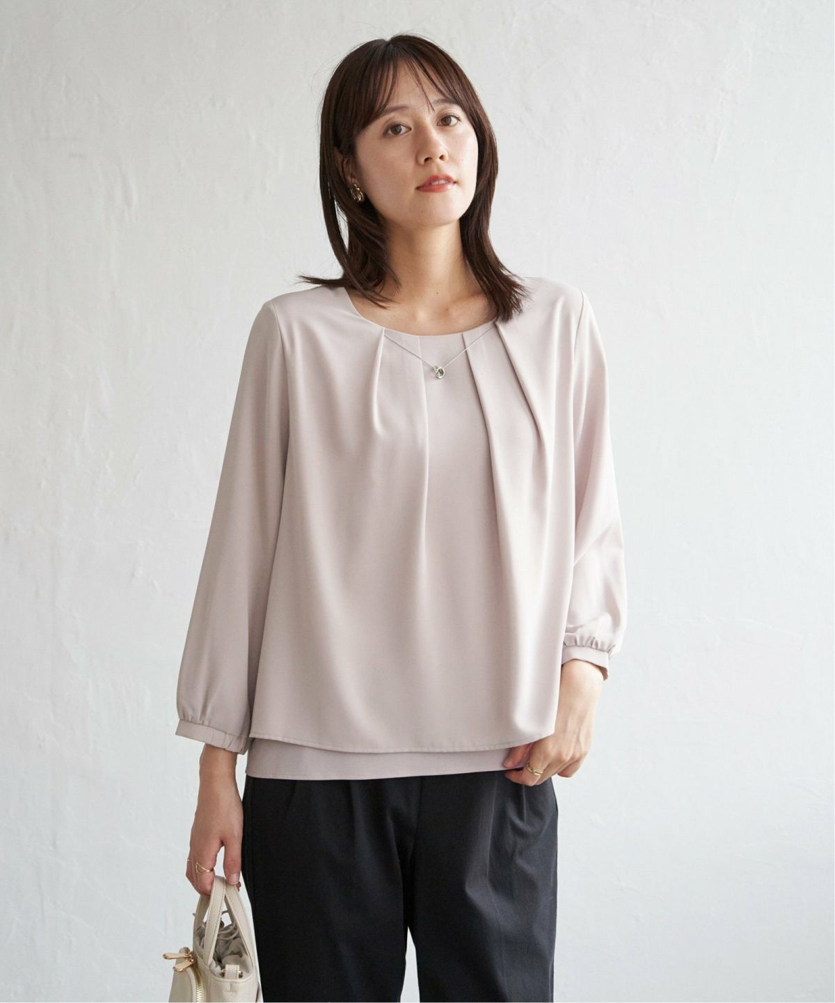 ピンクベージュ