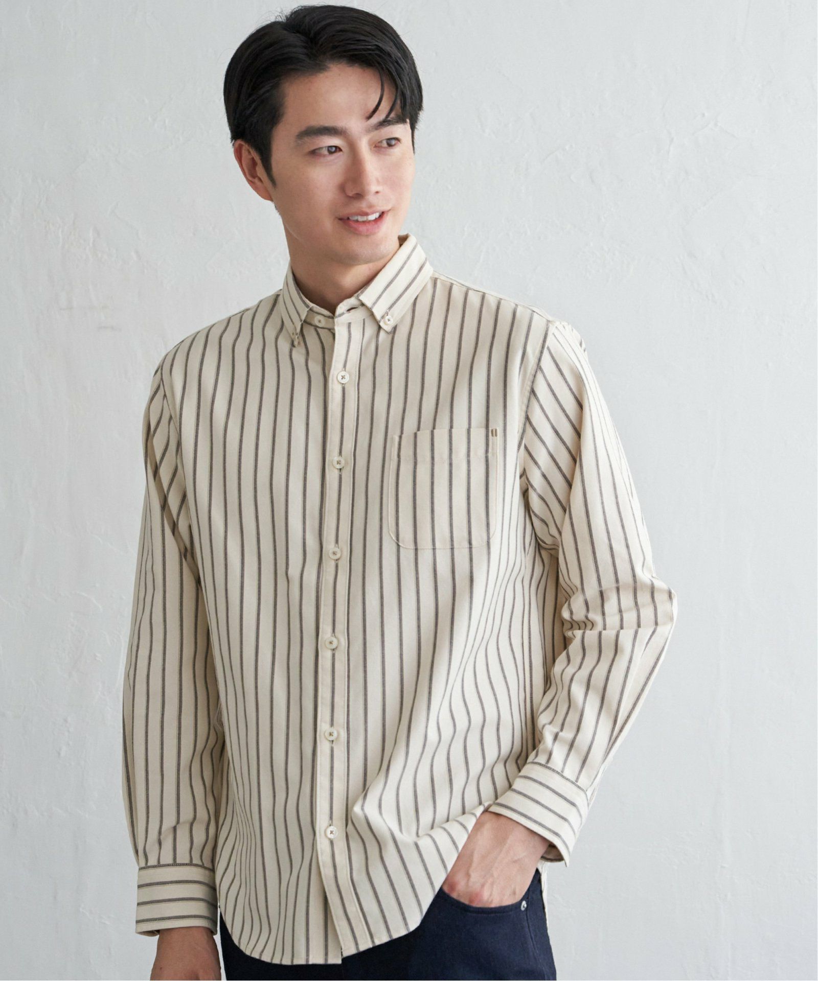 ベージュ