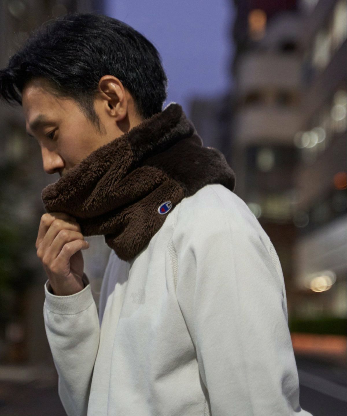 ダークブラウン