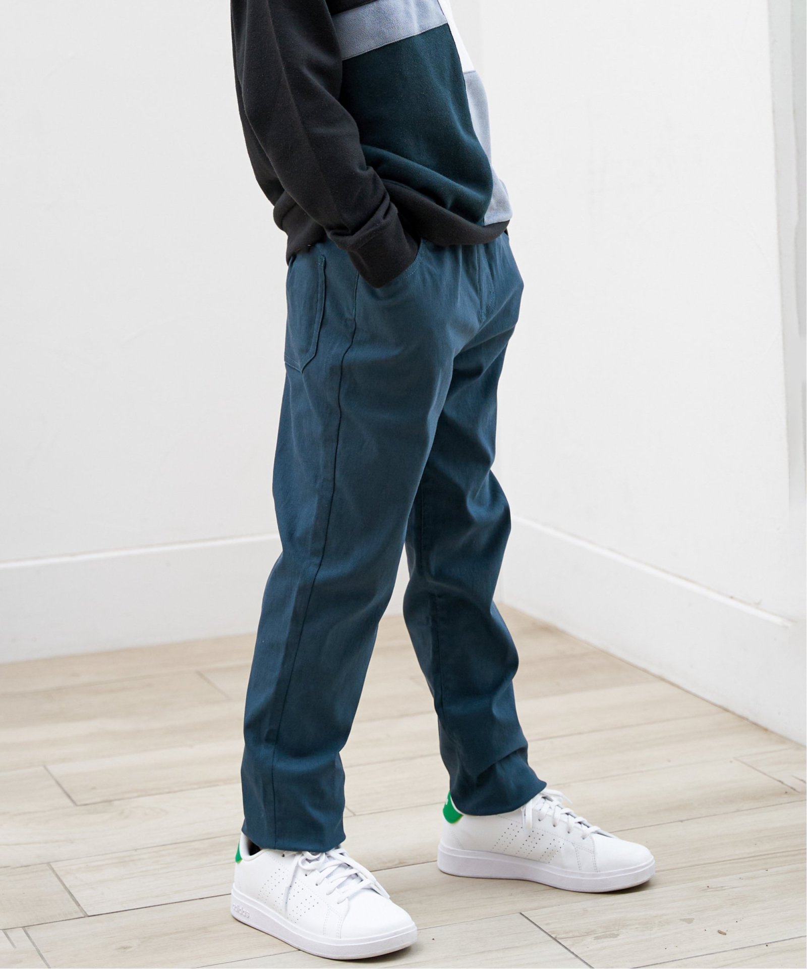 ダークグリーン