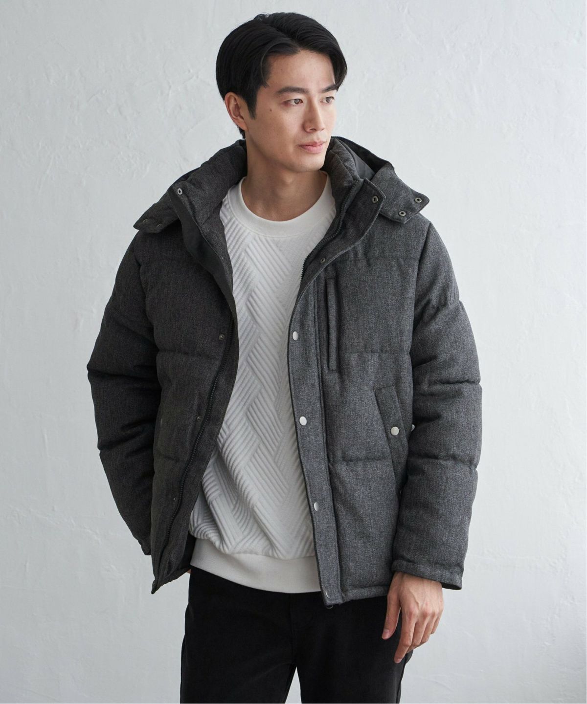 ミディアムグレー