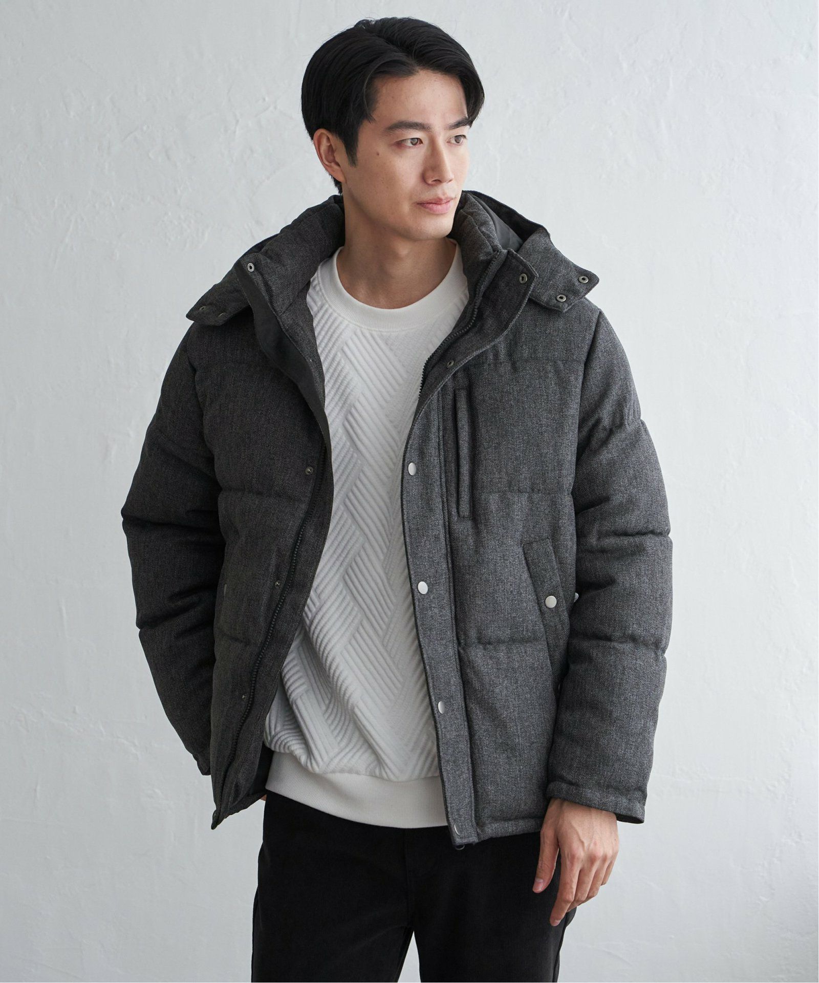 ミディアムグレー