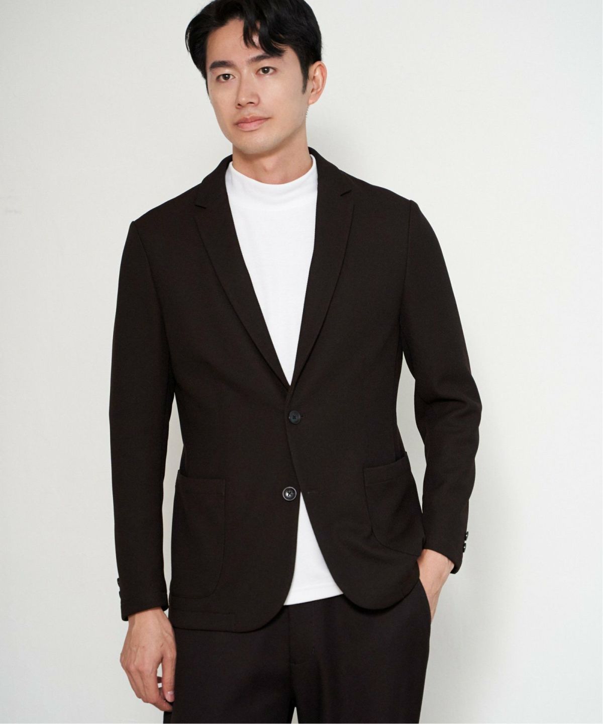 ダークブラウン