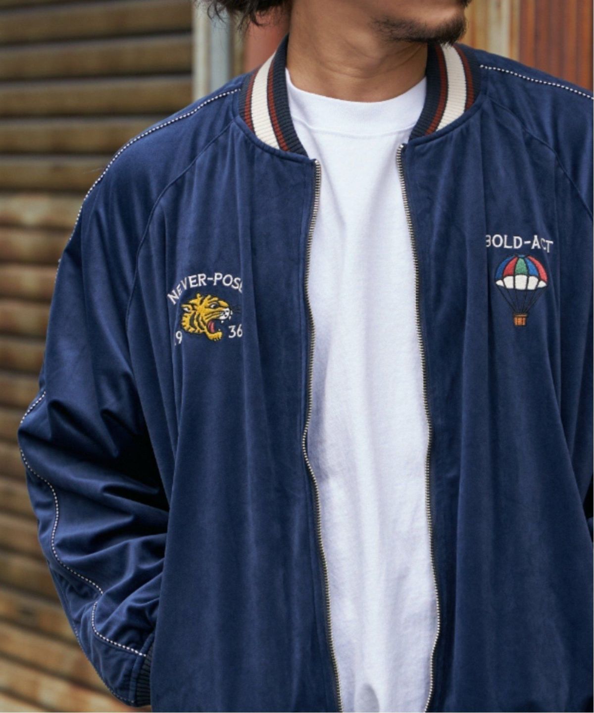 ネイビーブルー