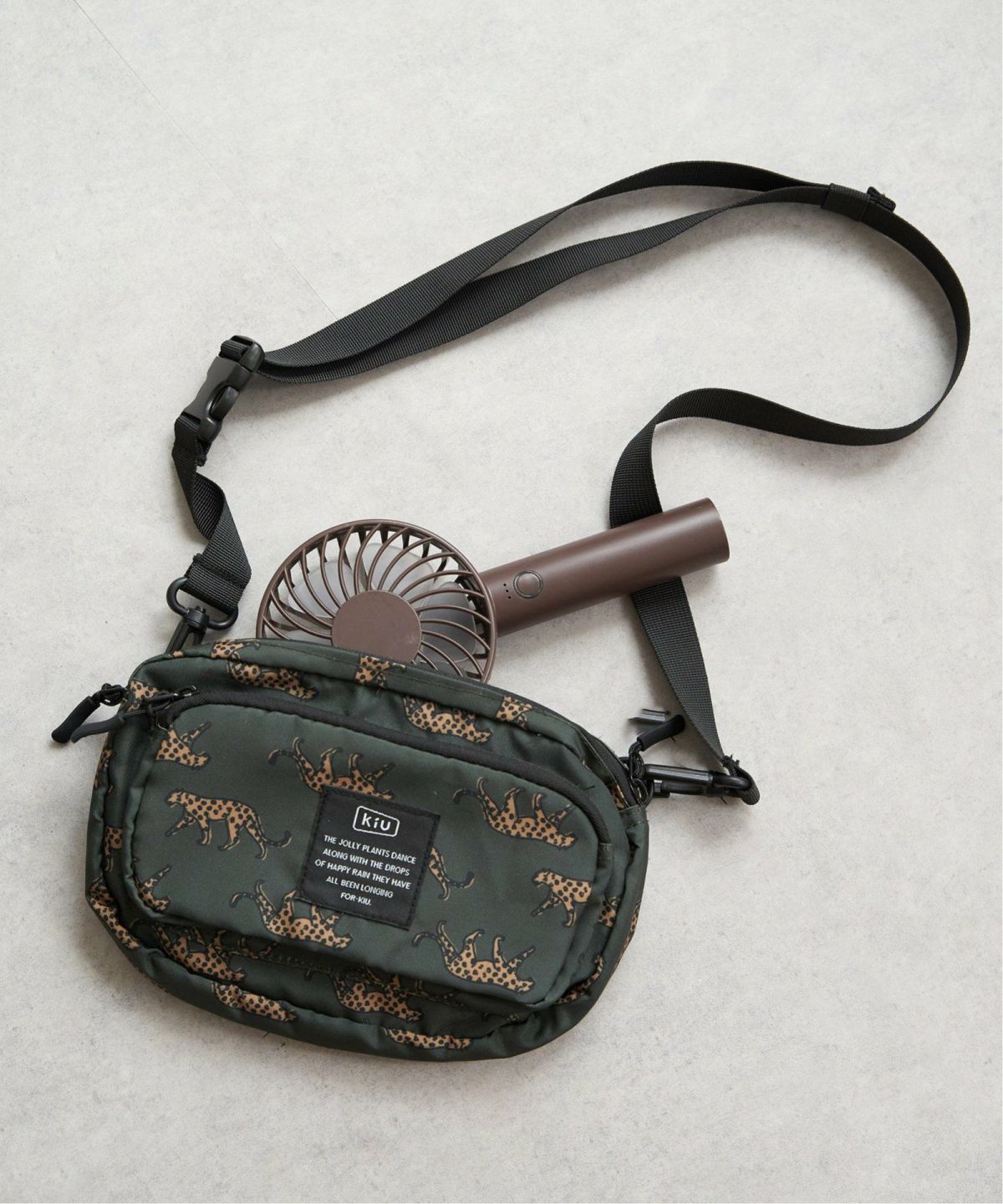 ダークオリーブ