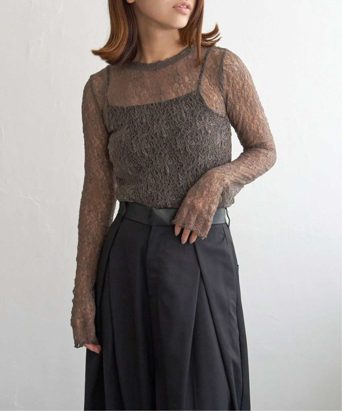 ダークブラウン