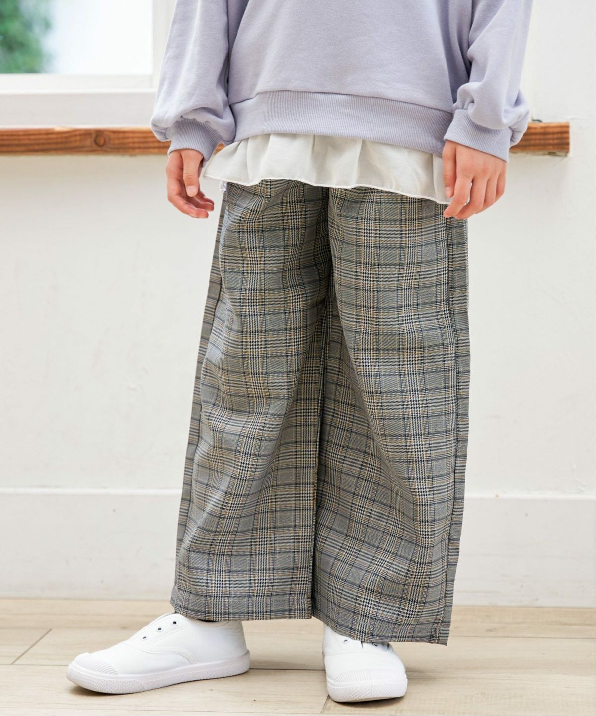 ミディアムグレー