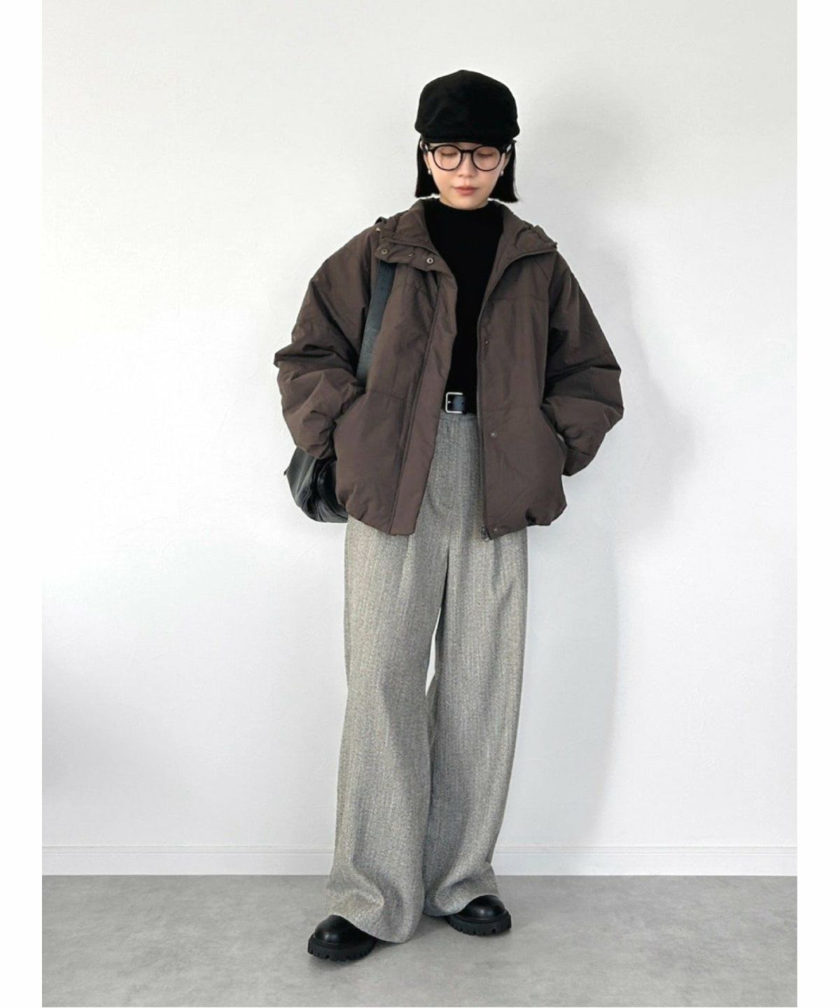 ダークブラウン