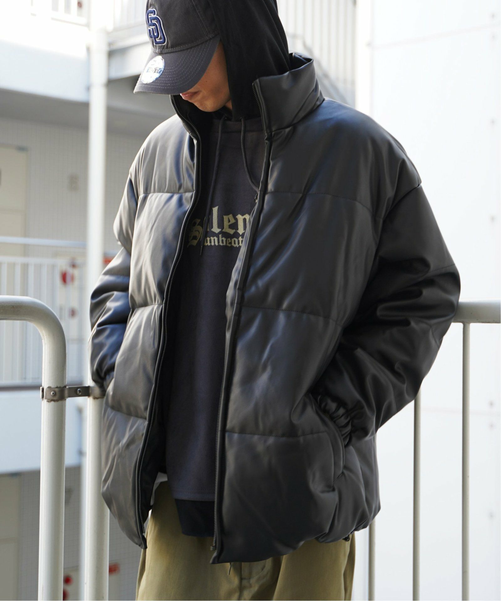 ブラック