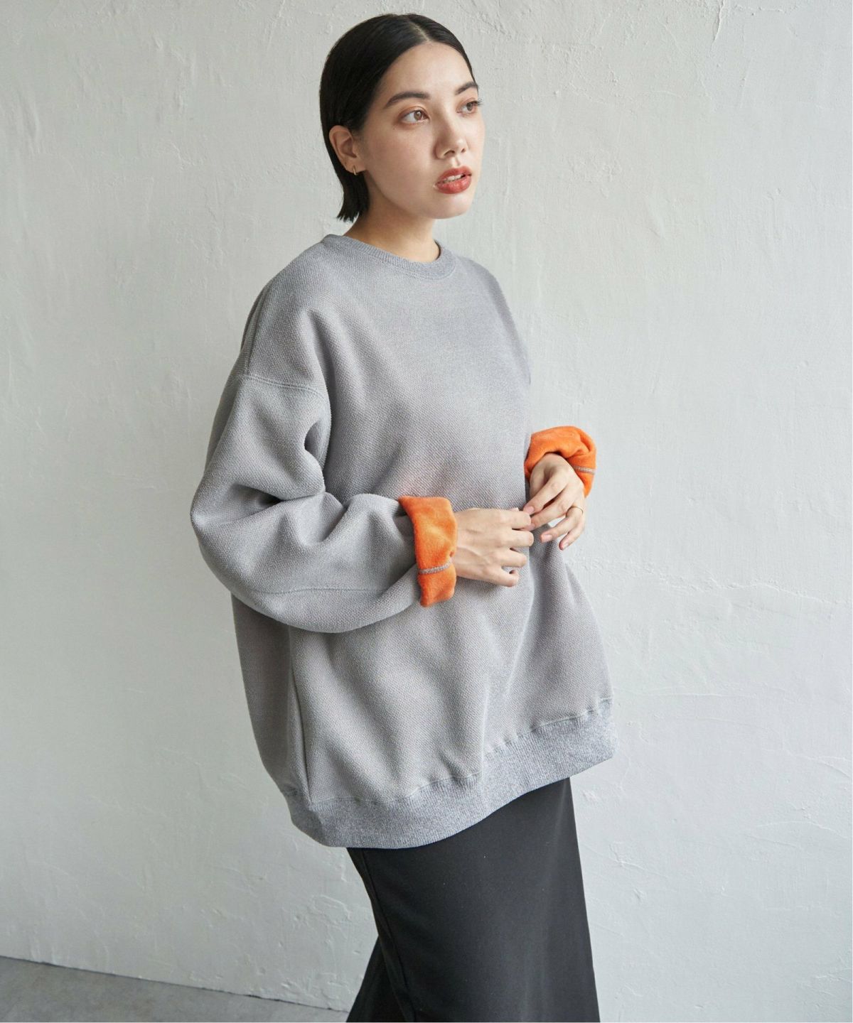 ミディアムグレー