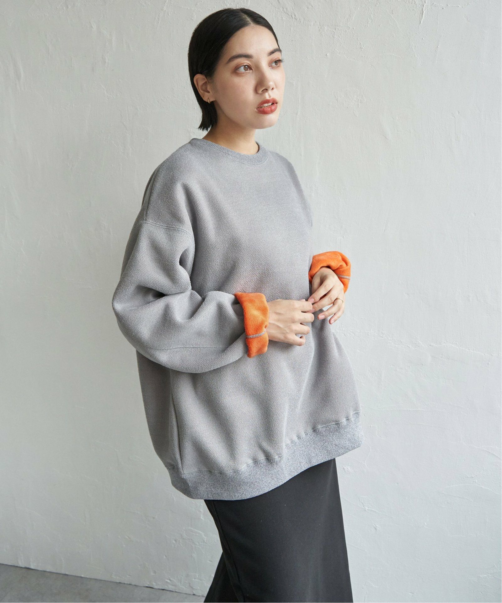 ミディアムグレー