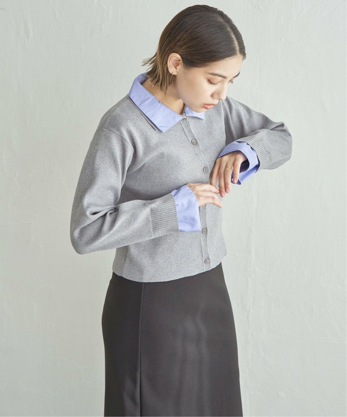 ミディアムグレー