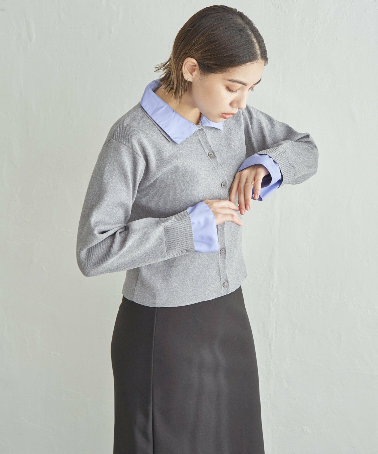 ミディアムグレー