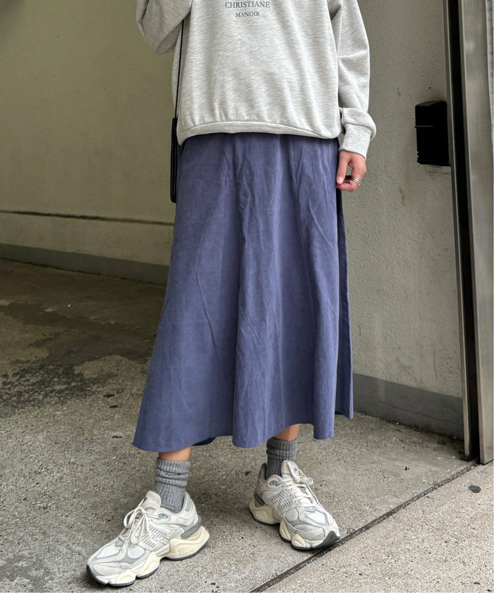 ブルー