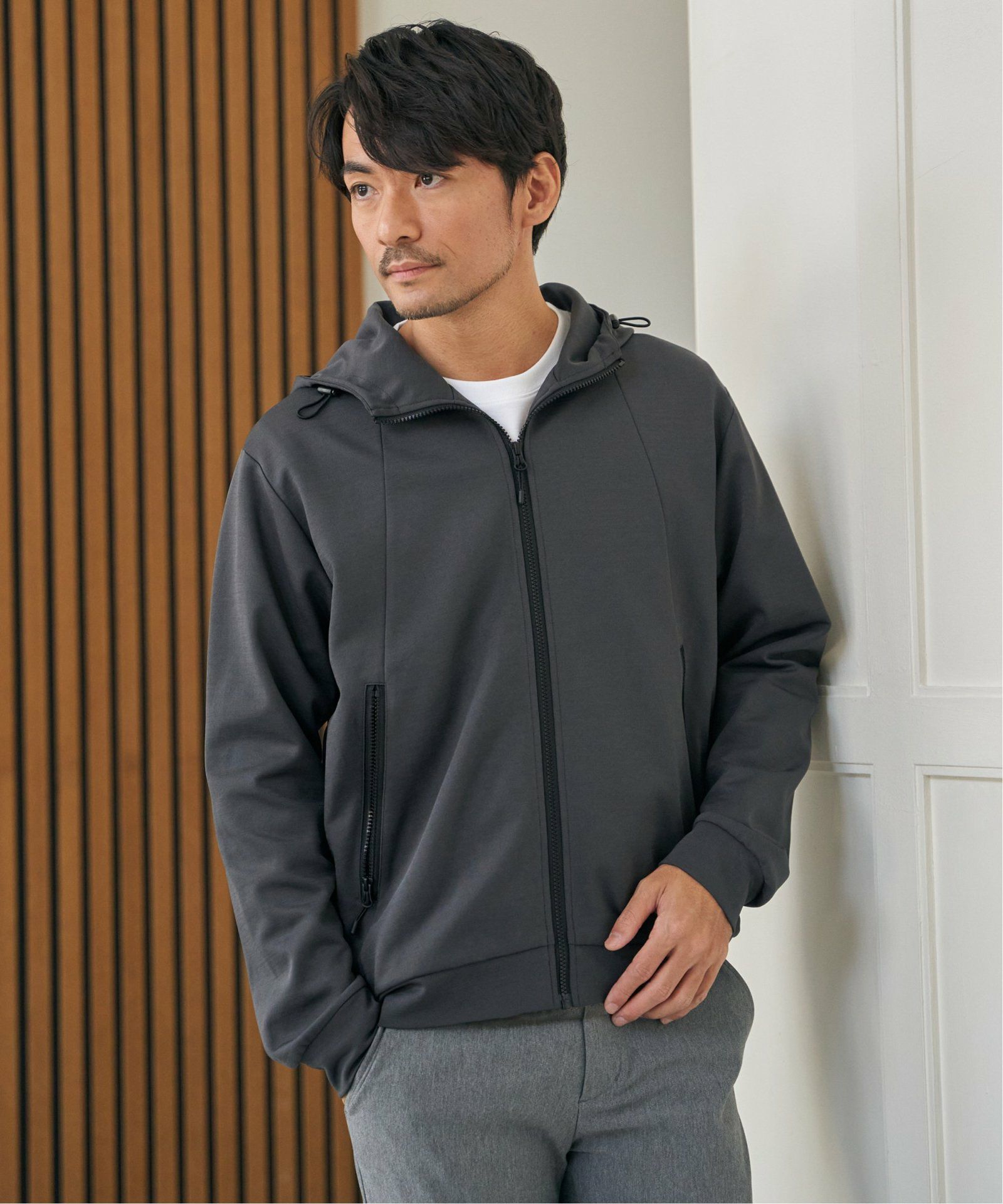 ミディアムグレー