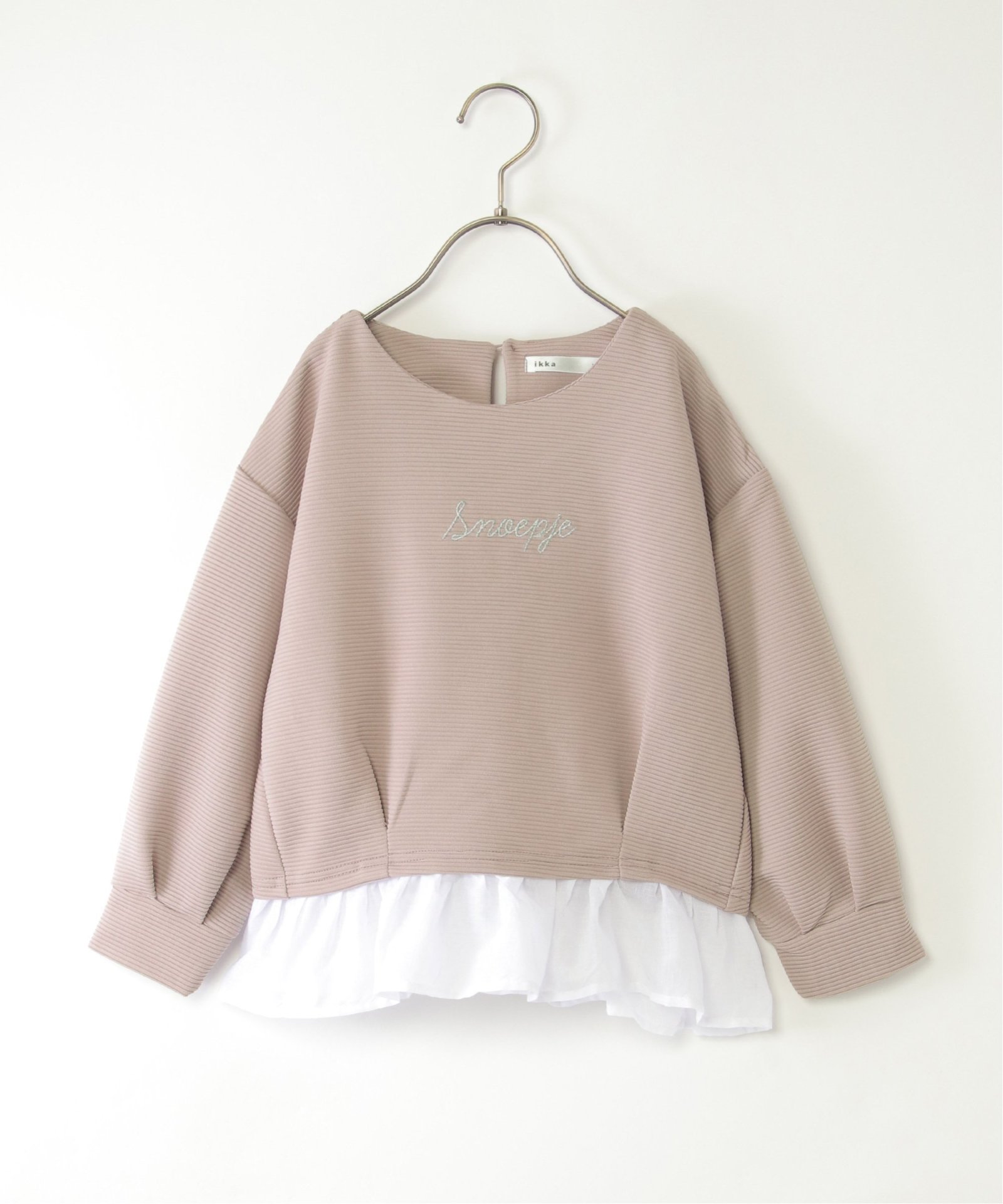 ピンクベージュ