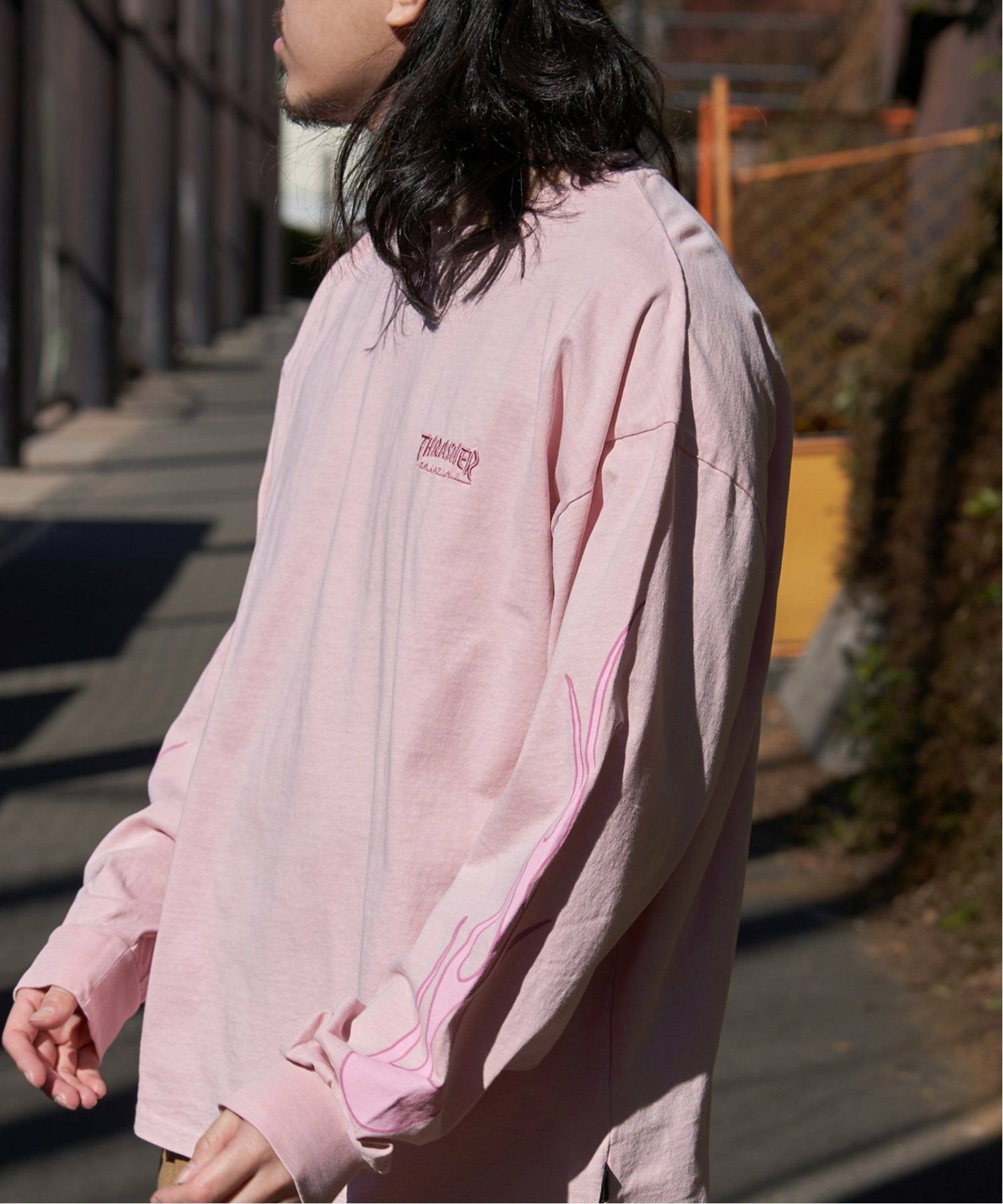 ピンク