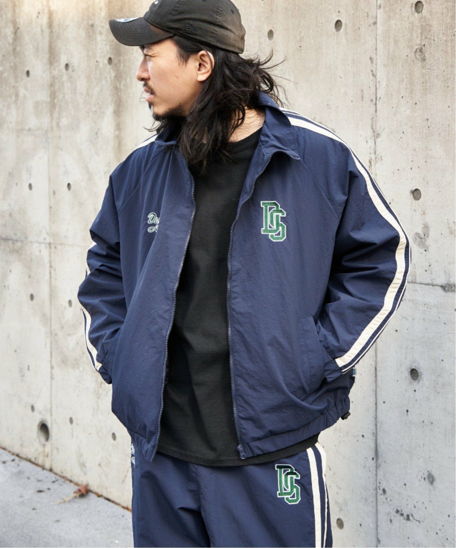 ネイビーブルー