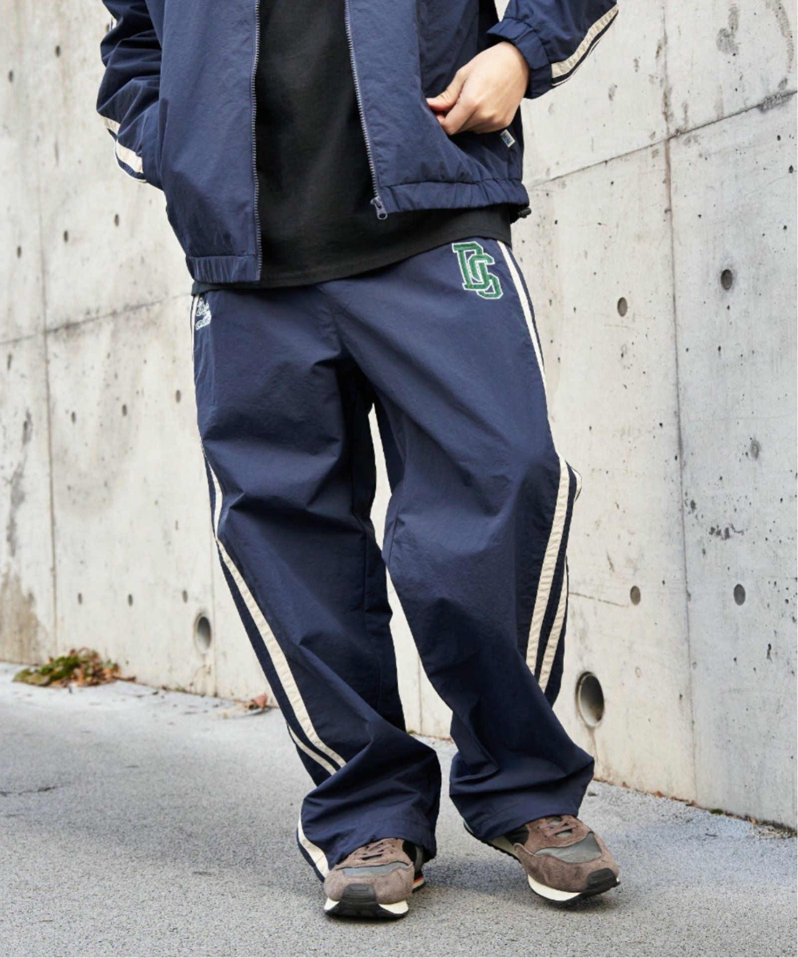 ネイビーブルー