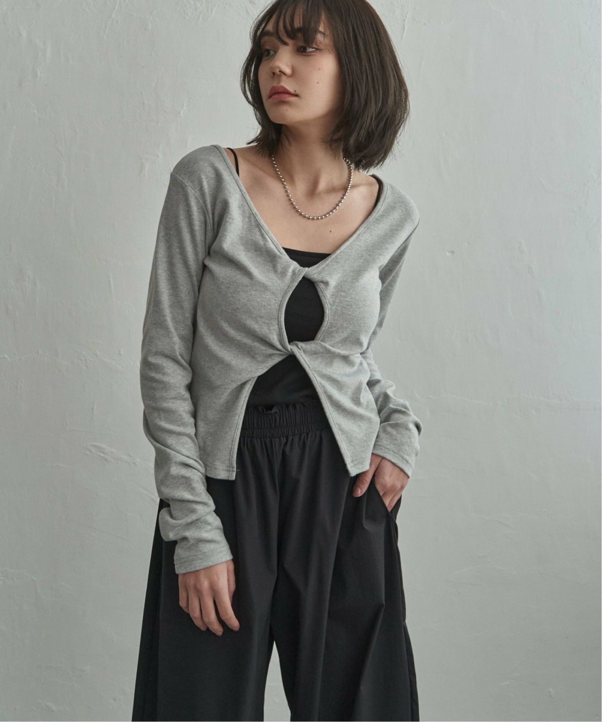 ミディアムグレー