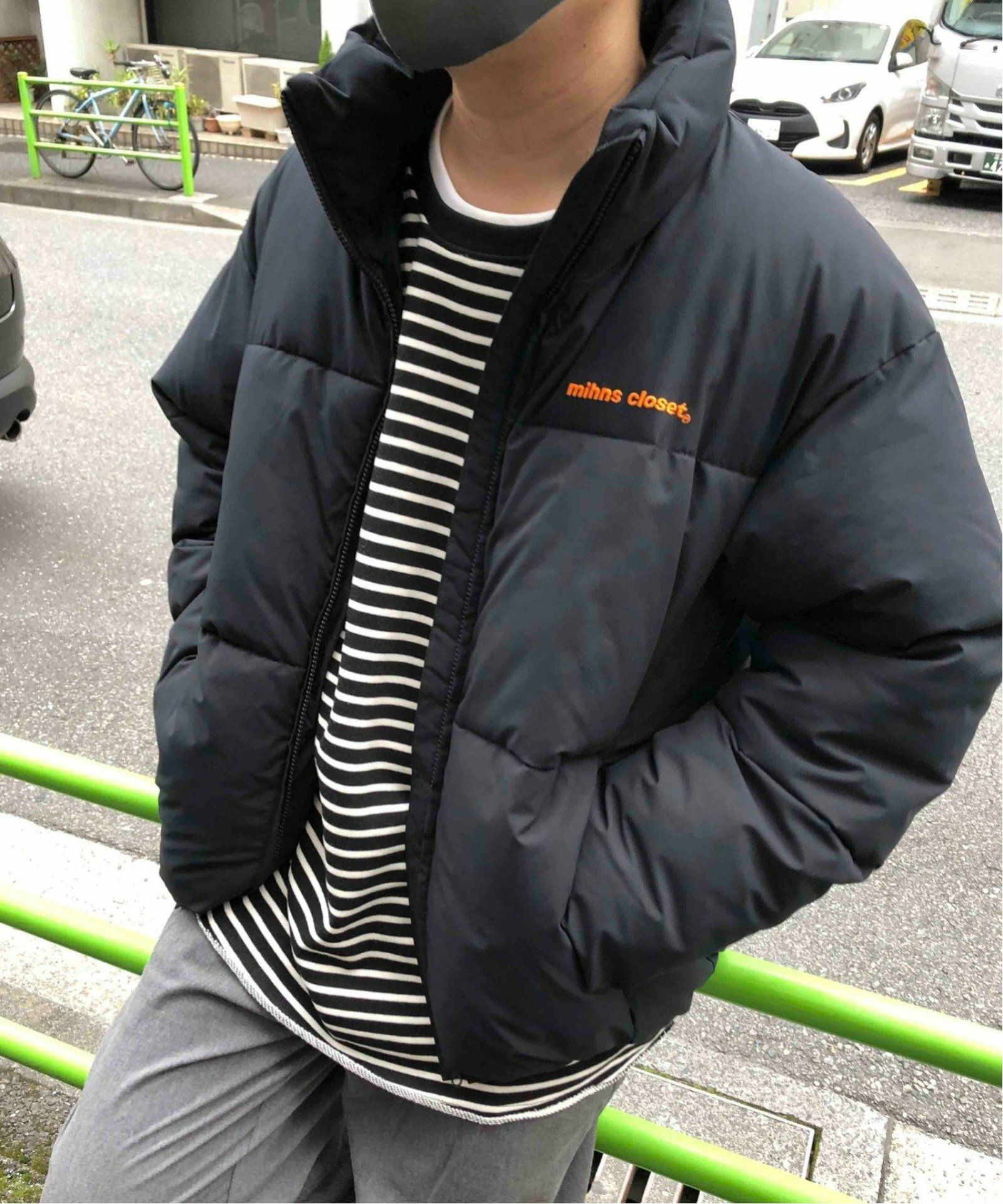 ブラック