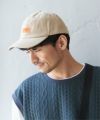 ベージュ