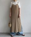 ベージュ