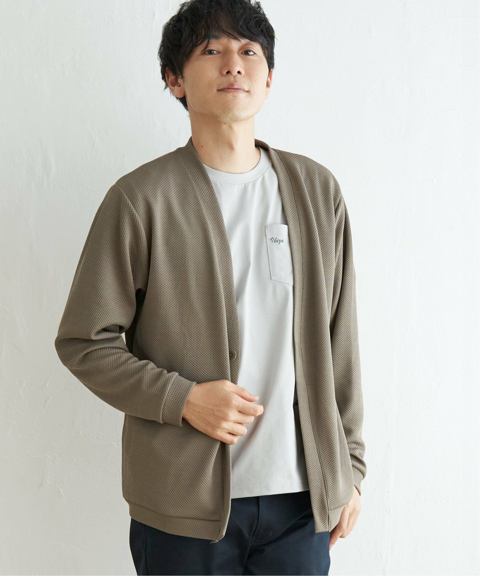 ベージュ