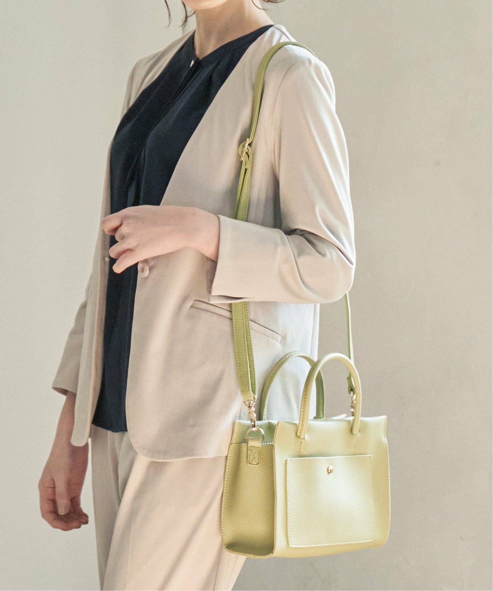 ライムグリーン