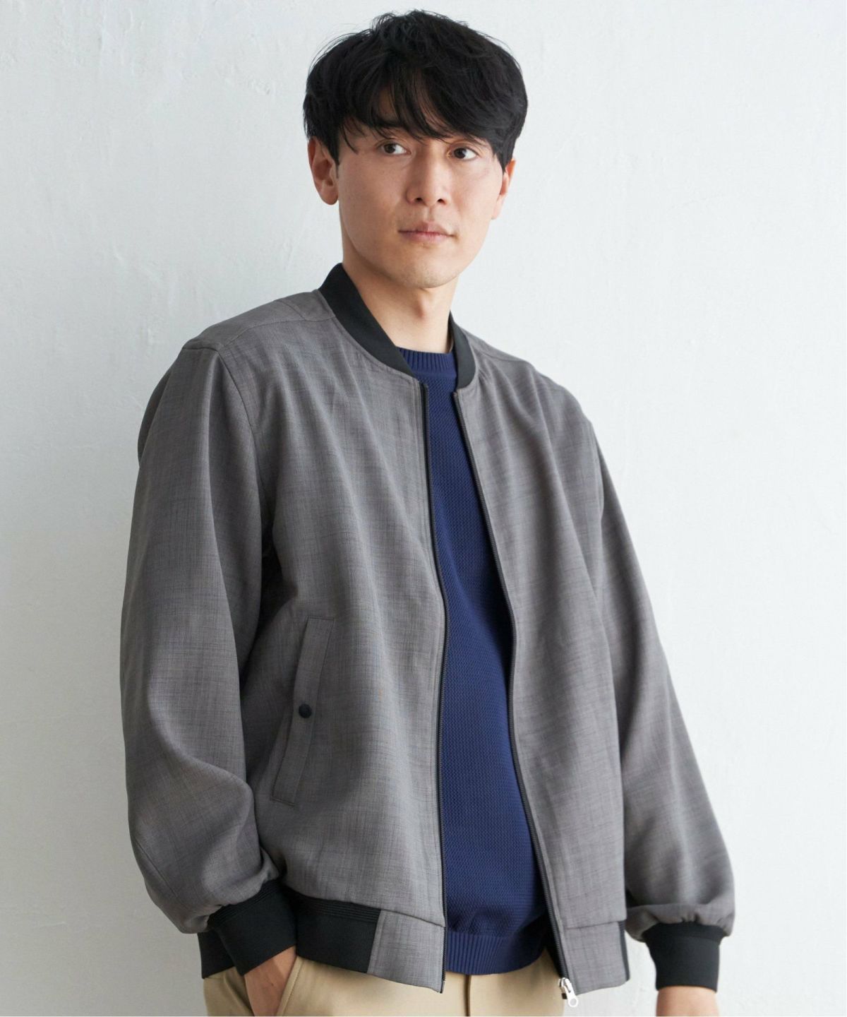 ミディアムグレー