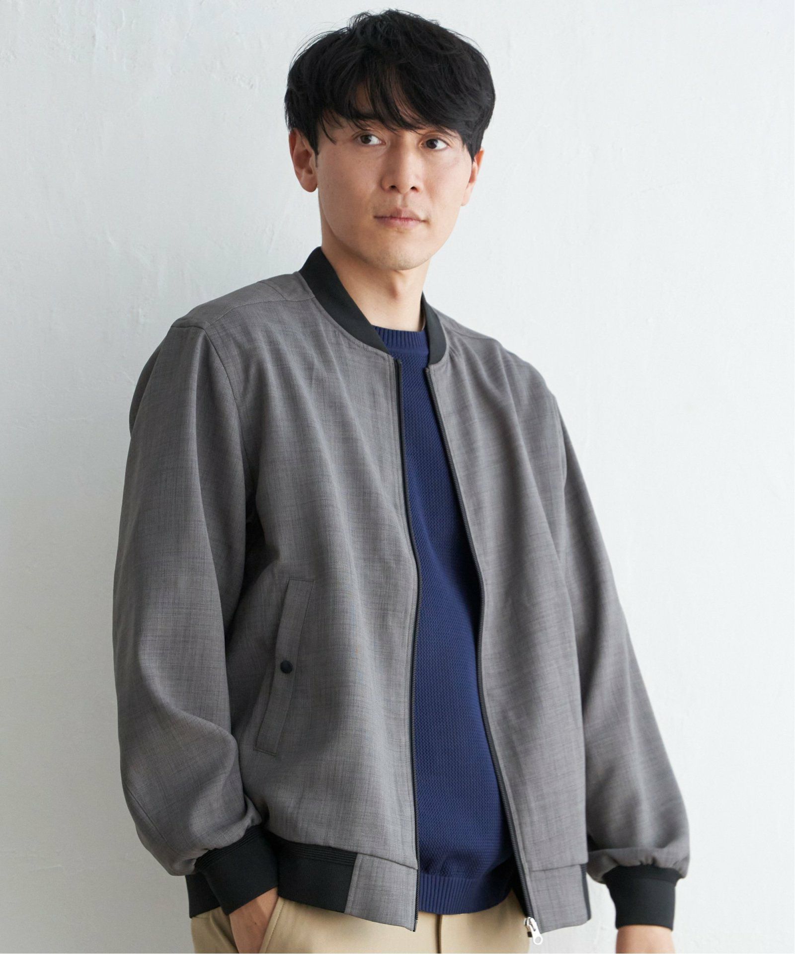 ミディアムグレー