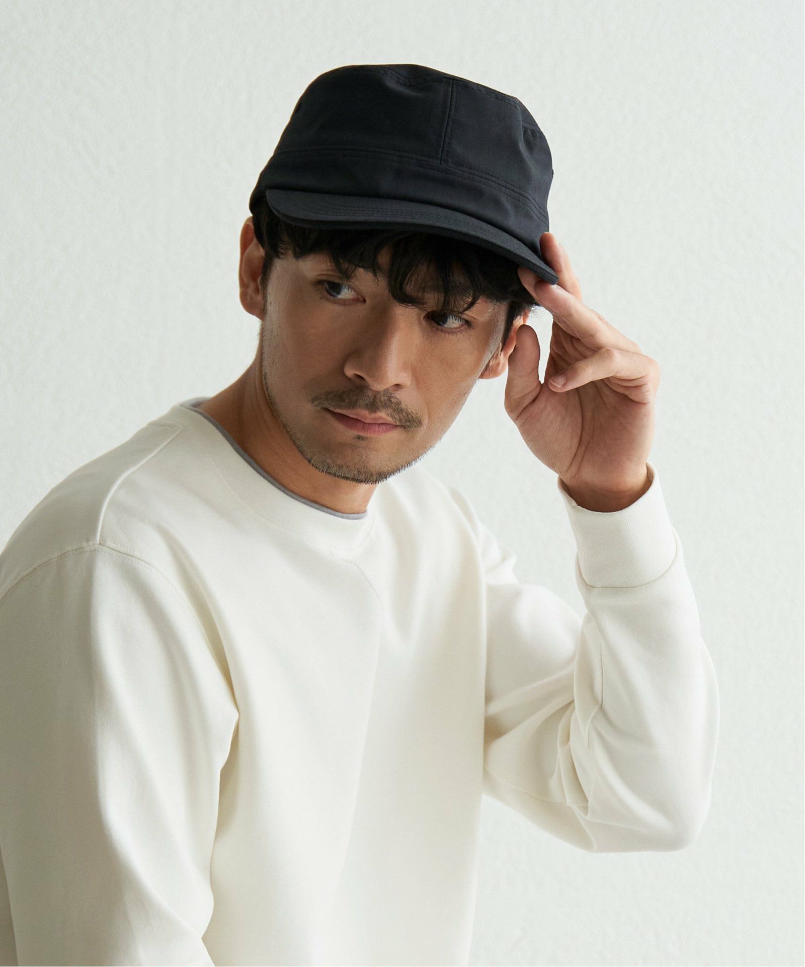 ブラック